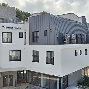 Airport L Guest house